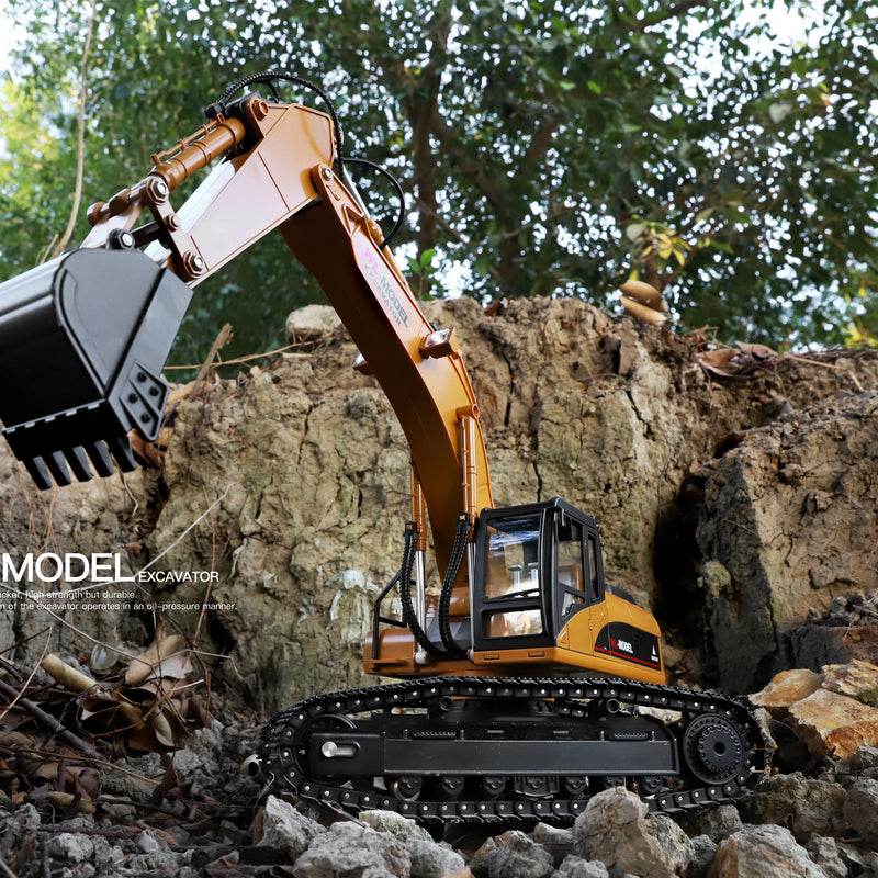 Load image into Gallery viewer, WLtoys RC Excavator 1:16 Full Simulation Structure Design 2.4G Independent Control Alloy Crawler with Light and Sound